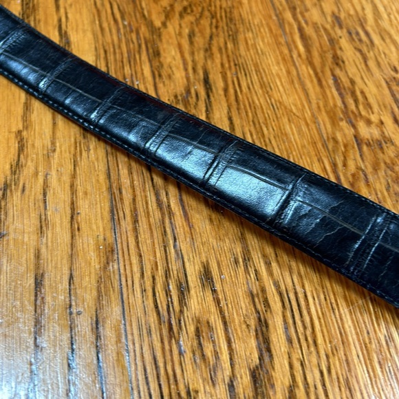 Vintage Brighton black croc print belt.  Size Medium (28). - Picture 4 of 10